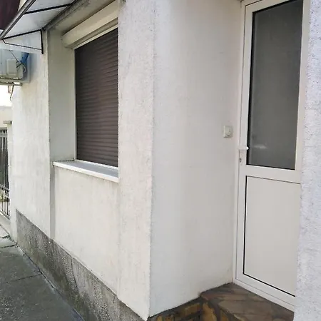 Lara Daire Sombor Dış mekan fotoğraf